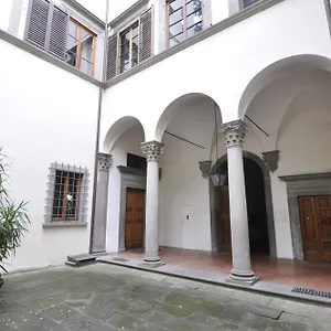 pinzochere-apartment.it-tuscanyhotel.com/